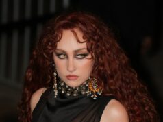 Chappell Roan tem outro encontro com paparazzi Chappell Roan tem outro encontro com paparazzi