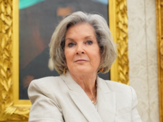 Chefe de gabinete de Trump, Susie Wiles, diagnosticada com câncer de mama em estágio inicial Chefe de gabinete de Trump, Susie Wiles, diagnosticada com câncer de mama em estágio inicial