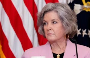 Chefe de gabinete de Trump, Susie Wiles, diagnosticada com câncer de mama Michael Koziol