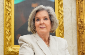 Chefe de gabinete de Trump, Susie Wiles, diagnosticada com câncer de mama em estágio inicial Chefe de gabinete de Trump, Susie Wiles, diagnosticada com câncer de mama em estágio inicial