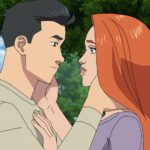 Chefes 'invencíveis' explicam os flashbacks do jovem Nolan e a grande revelação de Eve na estreia da 4ª temporada: 'Isso vai aumentar as coisas no futuro'