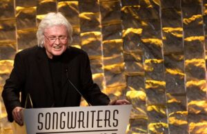 Chip Taylor, compositor de ‘Wild Thing’, morre aos 86 anos Chip Taylor, compositor de 'Wild Thing', morre aos 86 anos