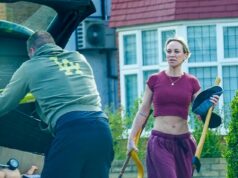 Chloe Madeley resgata seu ex-marido James Haskell depois que ele se envolve em um acidente de carro com sua filha Bodhi Chloe Madeley resgatou seu ex-marido James Haskell depois que ele se envolveu em um acidente de carro enquanto dirigia com sua filha Bodhi no sábado.