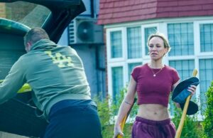 Chloe Madeley resgata seu ex-marido James Haskell depois que ele se envolve em um acidente de carro com sua filha Bodhi Chloe Madeley resgatou seu ex-marido James Haskell depois que ele se envolveu em um acidente de carro enquanto dirigia com sua filha Bodhi no sábado.