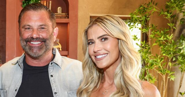 Christina Haack se emociona com o namorado 'muito solidário', Christopher 675479934 Tarek El Moussa compartilha foto de encontro duplo com o novo homem de Christina Haack