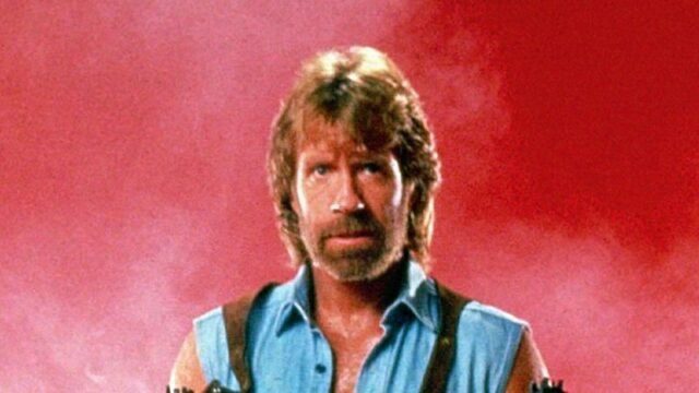 Chuck Norris, herói de filmes de ação e memespiração.
