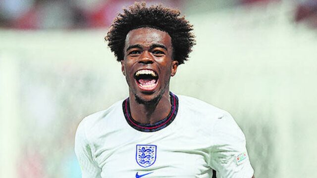 Chukwuemeka, ex-jogador do Chelsea, muda a elegibilidade da Inglaterra para a Áustria antes da Copa do Mundo FIFA de 2026
