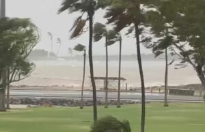 Ciclone Narelle se intensifica à medida que se aproxima da costa de WA Ciclone tropical Narelle