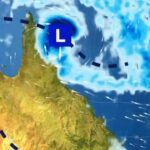 Uma baixa tropical em direção à costa de Queensland pode evoluir para um ciclone tropical no final da semana.