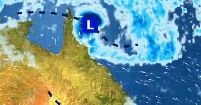 Uma baixa tropical em direção à costa de Queensland pode evoluir para um ciclone tropical no final da semana.