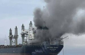 Cinco navios atacados em meio a relatos de drones iranianos e minas marítimas Cinco navios atacados em meio a relatos de drones iranianos e minas marítimas