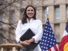 Claro, é cedo, mas vamos falar de 2028 ARQUIVO - O governador da Califórnia, Gavin Newsom, fala durante um comício com os democratas do condado de Harris no sindicato local 716 do IBEW em 8 de novembro de 2025, em Houston. (Foto AP / Karen Warren, Arquivo)