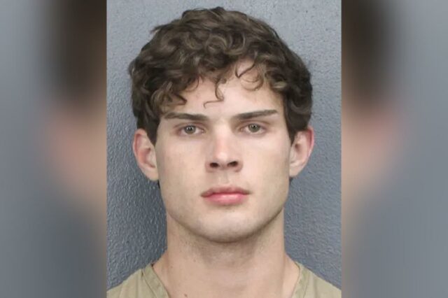 Clavicular, influenciador de 'Looksmaxxing', preso por supostamente instigar briga viral entre namorada e outra mulher
