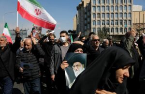 Clérigos linha-dura iranianos buscam nomeação rápida de novo líder supremo Yahoo news home