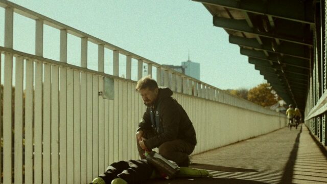 'Closure', sobre a busca obsessiva de um pai por seu filho desaparecido, ganha o Alexander de Ouro no Festival de Documentários de Thessaloniki
