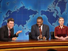 Colin Jost, do SNL, emite defesa após piada sobre Scarlett ‘carregá-lo’ As piadas mais engraçadas de Colin Jost sobre a esposa Scarlett Johansson na 49ª temporada de 'Saturday Night Live' apresentadas
