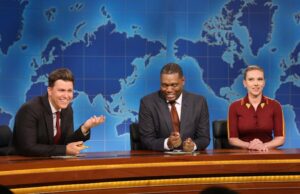 Colin Jost, do SNL, emite defesa após piada sobre Scarlett ‘carregá-lo’ As piadas mais engraçadas de Colin Jost sobre a esposa Scarlett Johansson na 49ª temporada de 'Saturday Night Live' apresentadas