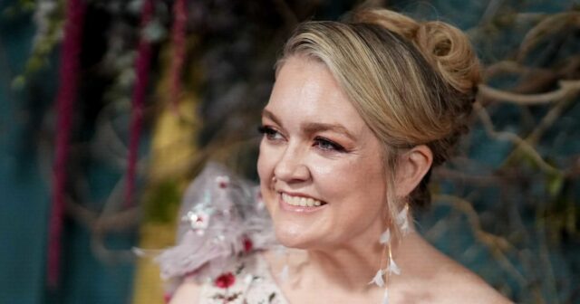 Colleen Hoover explica por que ainda está 'muito orgulhosa' de 'It Ends with Us'
