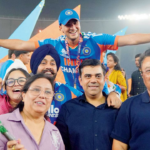 'Começo amargo, final doce' A família de Abhishek Sharma elogia a estreia indiana