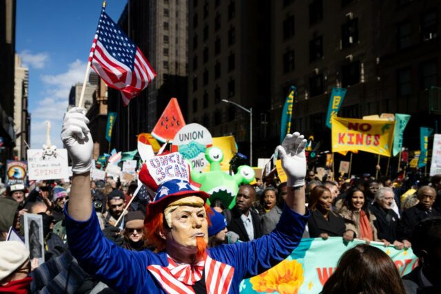 Comícios radicais 'No Kings': Cartas ao Editor - 1º de Comícios radicais 'No Kings': Cartas ao Editor - 1º de abril de 2026