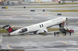 Comissário de bordo jogado e ainda preso no assento sobrevive ao acidente do LaGuardia Comissário de bordo jogado e ainda preso no assento sobrevive ao acidente do LaGuardia