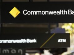Commonwealth Bank aumenta as taxas residenciais pela segunda vez este mês O logotipo do Commonwealth Bank fora de uma agência.