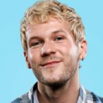 Como 'O que é Poppin?' O criador Davis Burleson passou do TikTok para apresentar programas de rádio SiriusXM: 'Você tem sua plataforma, o que vai fazer com ela?'