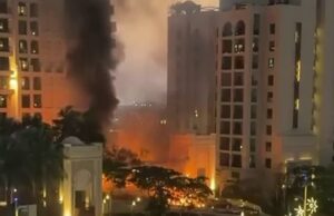 Como REALMENTE é a vida em Dubai devastado pela guerra: a brilhante fantasia do influenciador livre de impostos está se desfazendo à medida que expatriados são presos e tratados como criminosos por simplesmente tirarem uma foto dos danos do drone e enviarem para parentes preocupados À medida que imagens de explosões, ataques de drones e prisões começam a se espalhar, a narrativa começa a desmoronar. Hotel Palm Jumeirah em Dubai é fotografado em chamas