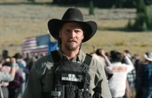 Como a estrela de ‘Marshals’ Luke Grimes parou de se preocupar e aprendeu a amar Kayce Dutton Jogar