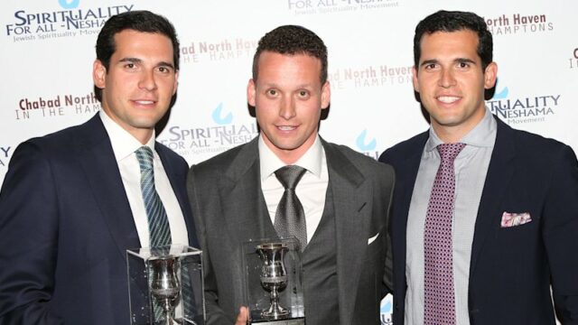 Oren Alexander, Tal Alexander e Alon Alexander em 2014.