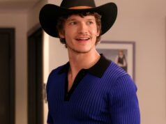 Connor Storrie apresenta ‘SNL’ com ajuda de jogadores olímpicos de hóquei e Hudson Williams Connor Storrie apresenta 'SNL' com ajuda de jogadores olímpicos de hóquei e Hudson Williams