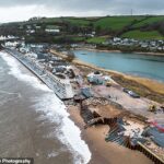 Torcross está parcialmente isolado do resto do mundo depois que a seção de 200 metros caiu no mar em fevereiro, mas foi deixada de fora de um fundo governamental de £ 1,4 bilhão para proteção costeira e contra inundações.