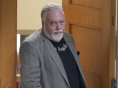 Contrato de Kyle Sandilands rescindido pela ARN Media O apresentador de rádio Kyle Sandilands sai de casa em Vaucluse, 17 de março de 2026. Foto Jessica Hromas