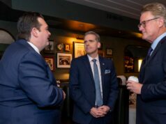 Convidados da CNN acusam Scott Jennings de destruir Trump fora das câmeras Scott Jennings (CNN)