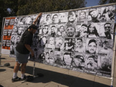 ‘Cor da pele como inimiga’: os ataques ICE de Trump enfrentam ação legal em Los Angeles Desenho animado de Pedro Molina