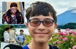 Corpo do adolescente desaparecido de Long Island, Thomas Medlin, encontrado na baía de Nova York dois meses depois de seu desaparecimento Jovem sorridente com óculos e um azul