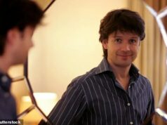 Corpo do cofundador da ASOS é trazido ao Reino Unido para seu funeral após queda fatal de um apartamento tailandês no 17º andar O cofundador da Asos, Quentin Griffiths, 58, estaria sendo investigado por fraude no momento de sua morte