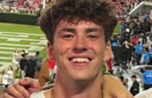 Corpo encontrado na Espanha é identificado como estudante universitário James Gracey Sarah Stacey Mugshot Credit Departamento de Polícia Metropolitana de Nashville