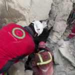 Corpo recuperado dos escombros em Teerã