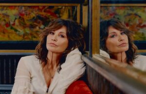 Crescendo no Vale, Gina Gershon aprendeu como evitar a toxicidade Crescendo no Vale, Gina Gershon aprendeu como evitar a toxicidade