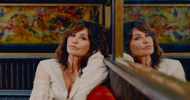 Crescendo no Vale, Gina Gershon aprendeu como evitar a toxicidade Crescendo no Vale, Gina Gershon aprendeu como evitar a toxicidade