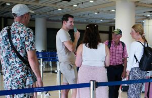 ‘Crise consular’ se desenrola com a decolagem do primeiro voo de Dubai A ministra das Relações Exteriores, Penny Wong.