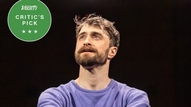 Crítica da Broadway de 'Every Brilliant Thing': Daniel Radcliffe é caloroso, engraçado e profundamente comovente em um emocionante show individual

