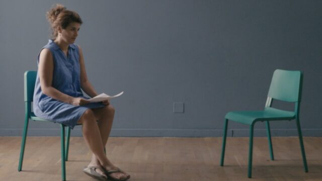 Crítica de 'Algo Familiar': A cineasta Rachel Taparjan confronta seu passado em um documento pesquisador e autofocado
