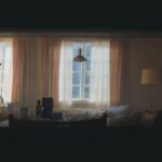 Crítica de 'Over Your Dead Body': Jason Segel e Samara Weaving pretendem se matar em um thriller maluco que pode ser o filme SXSW por excelência