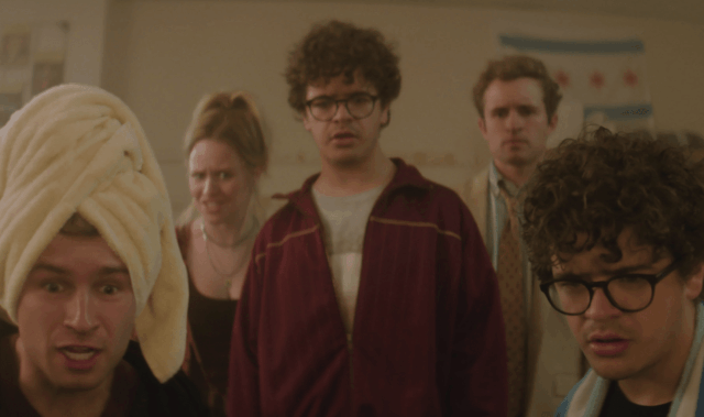 Crítica de 'Pizza Movie': Gaten Matarazzo vai de coisas estranhas Crítica de 'Pizza Movie': Gaten Matarazzo vai de coisas estranhas a coisas mais idiotas em uma comédia pateta de viagem ruim