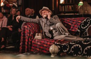 Crítica de ‘Tru’ Off Broadway: Jesse Tyler Ferguson trabalha duro para tornar Truman Capote um verdadeiro chato Ulster Americano