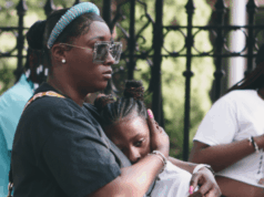 Crítica de ‘#WhileBlack’: um documentário disperso sobre filmagens de brutalidade policial Crítica de '#WhileBlack': um documentário disperso sobre filmagens de brutalidade policial