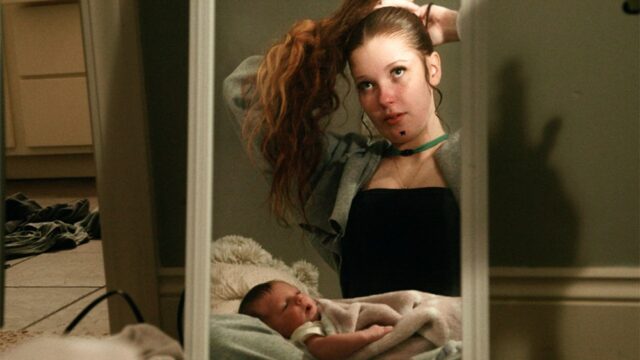 Crítica de 'bebês / meninas': um documentário suave sobre gravidez adolescente com alguns artefatos estranhos de IA
