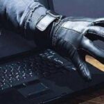 Cuidado com a fraude digital quando o dinheiro do THR é desembolsado. Esses são dois modos que ocorrem amplamente